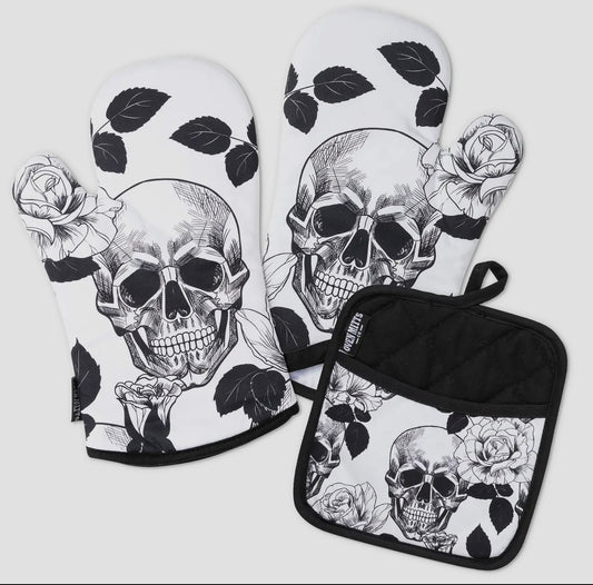 Gothic Skull Oven Mitts & Potholder Set