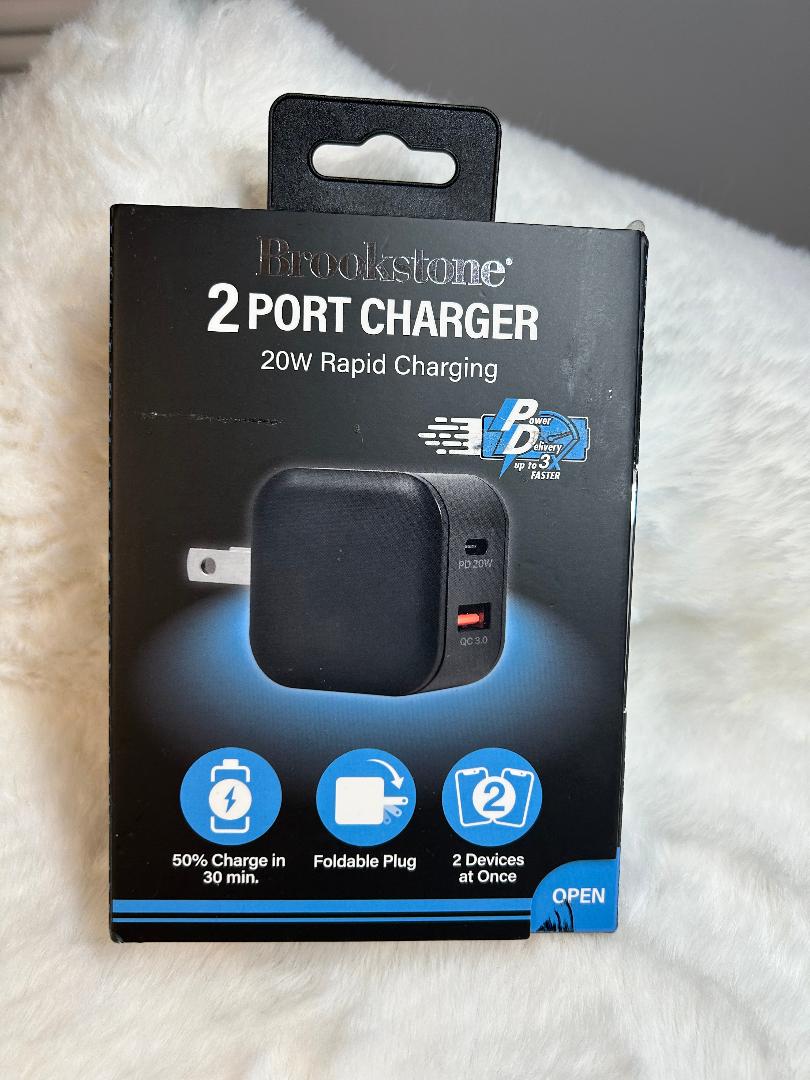 Brookstone 2 Port Rapid Charging Cube