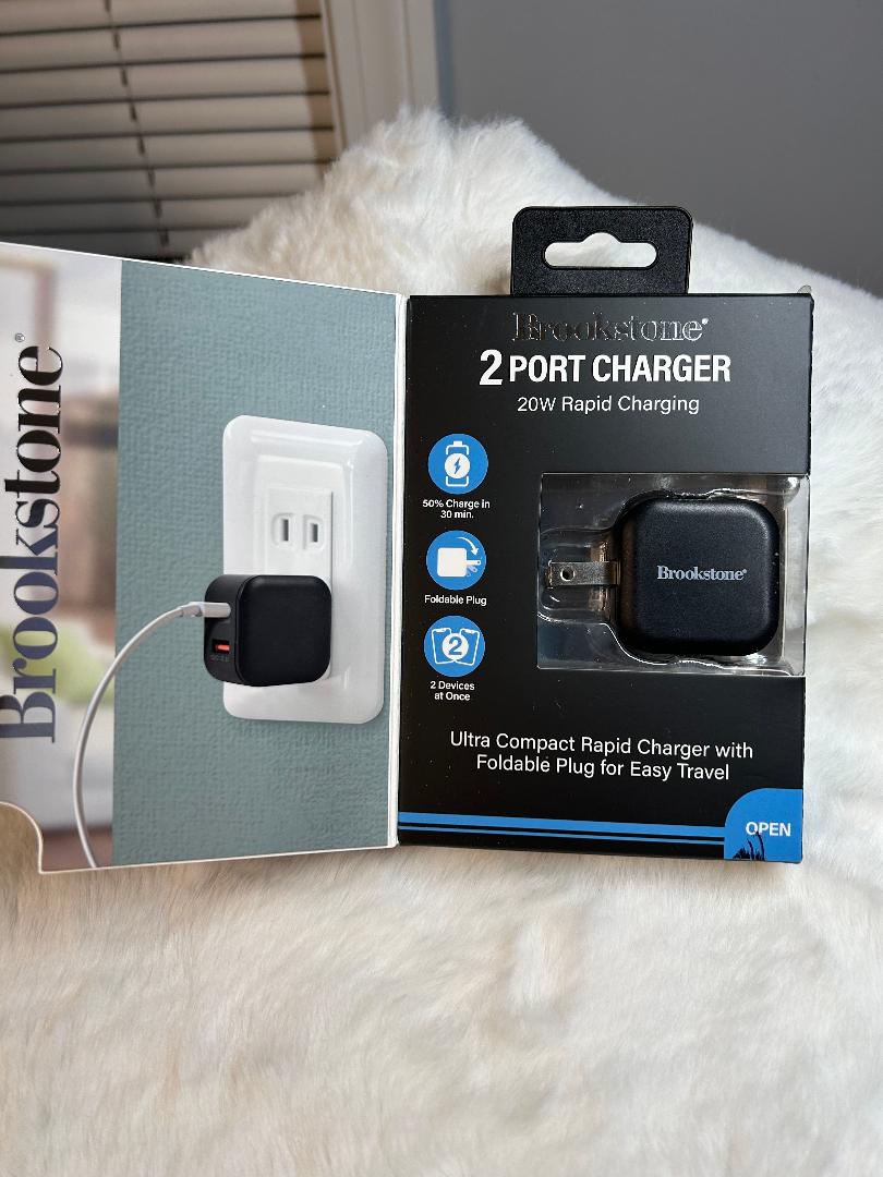 Brookstone 2 Port Rapid Charging Cube